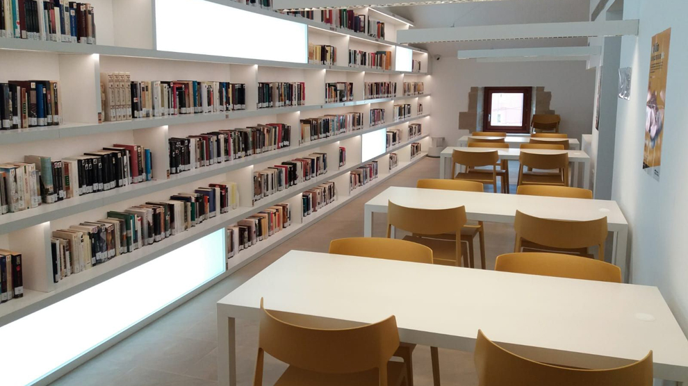 La Biblioteca de Lardero, con Wi-Fi en la sala de estudio
